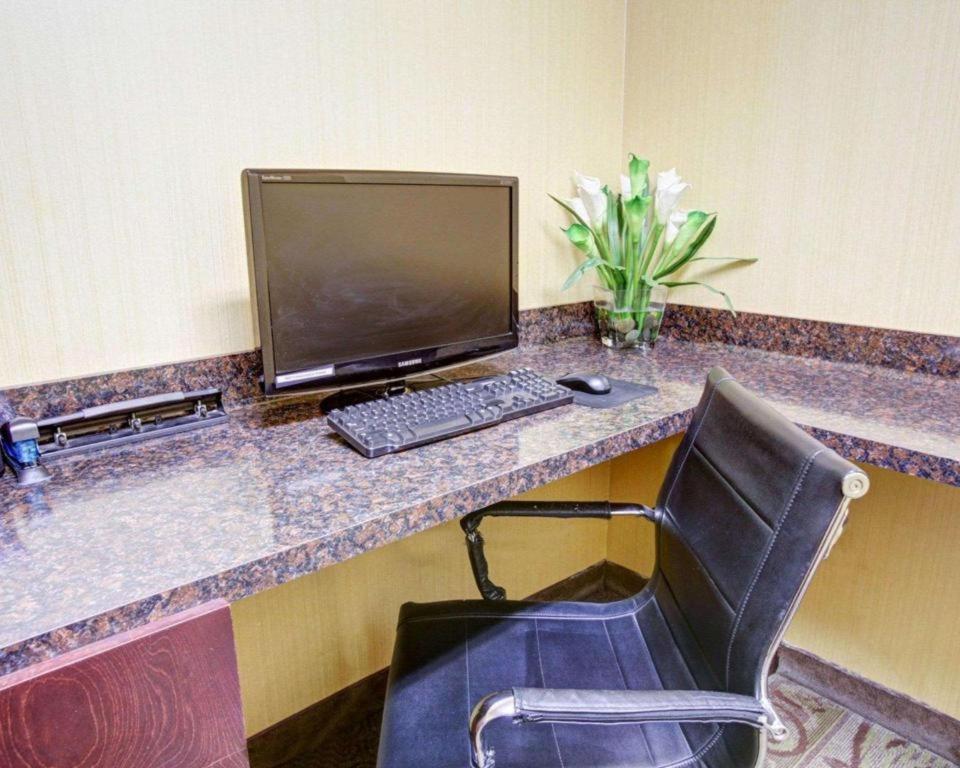 Comfort Inn & Suites Navasota Екстериор снимка