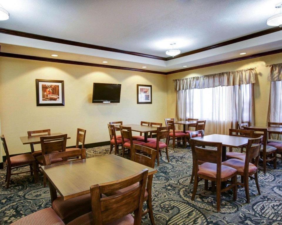 Comfort Inn & Suites Navasota Екстериор снимка