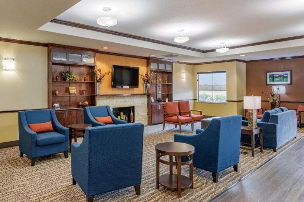 Comfort Inn & Suites Navasota Екстериор снимка
