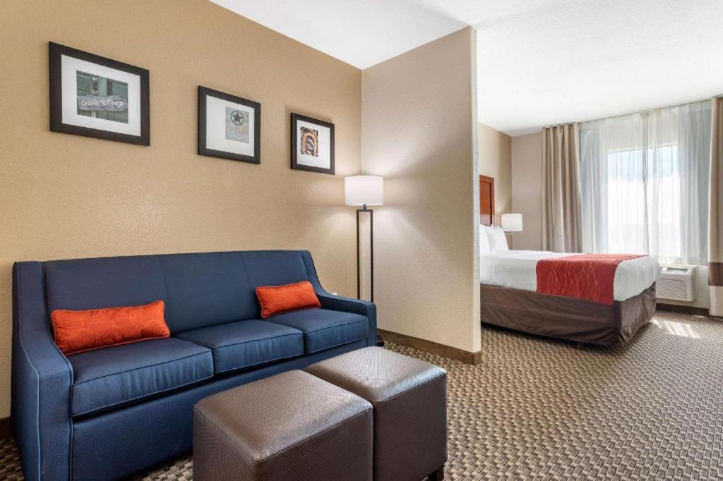 Comfort Inn & Suites Navasota Екстериор снимка