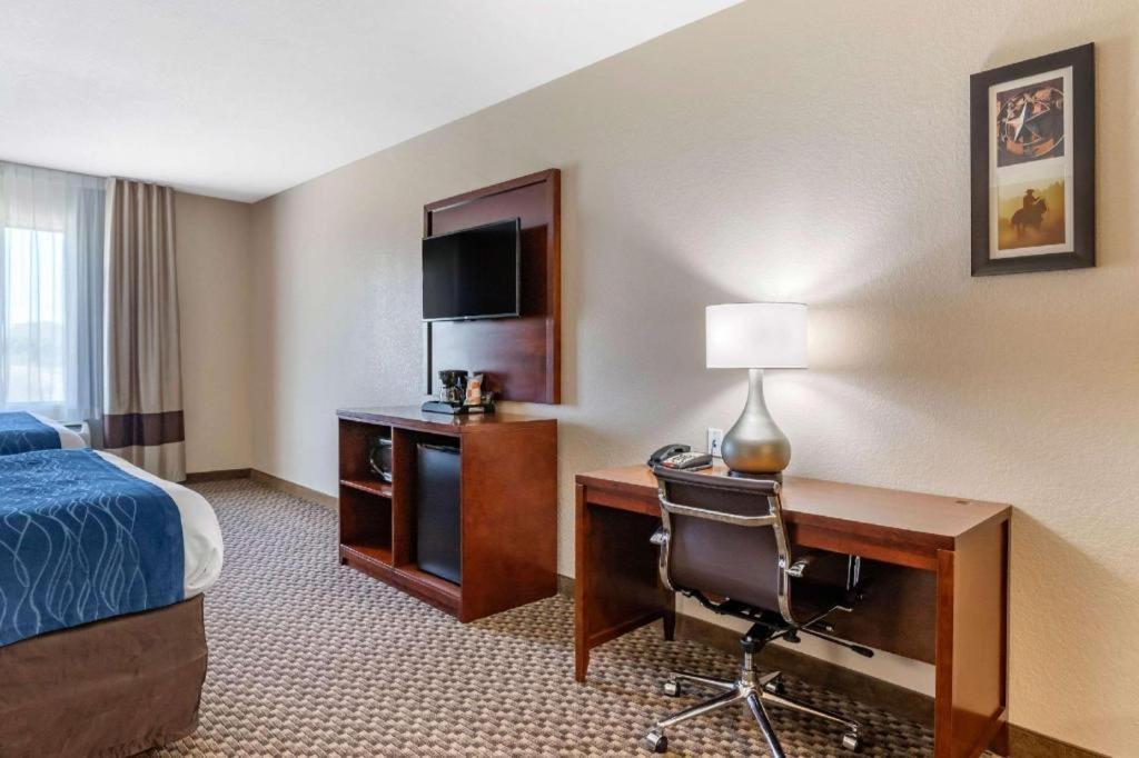 Comfort Inn & Suites Navasota Екстериор снимка