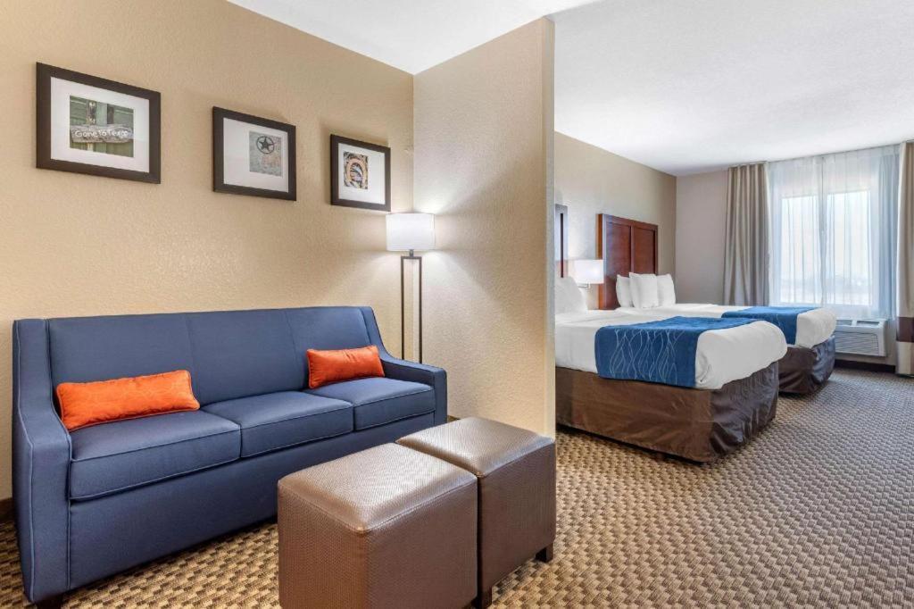 Comfort Inn & Suites Navasota Екстериор снимка