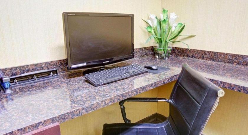 Comfort Inn & Suites Navasota Екстериор снимка